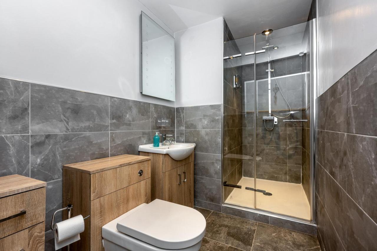 The New Lodge Pontardawe Exteriér fotografie