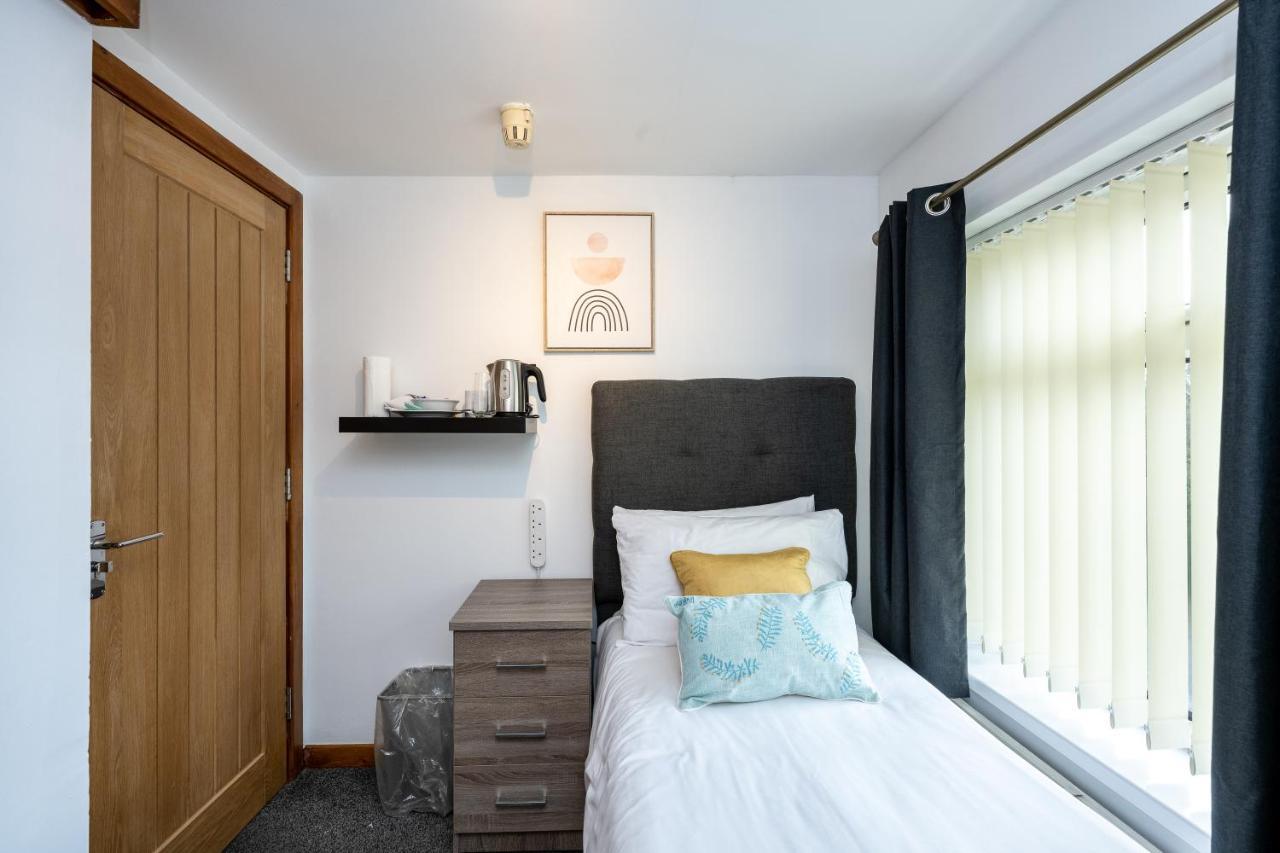 The New Lodge Pontardawe Exteriér fotografie