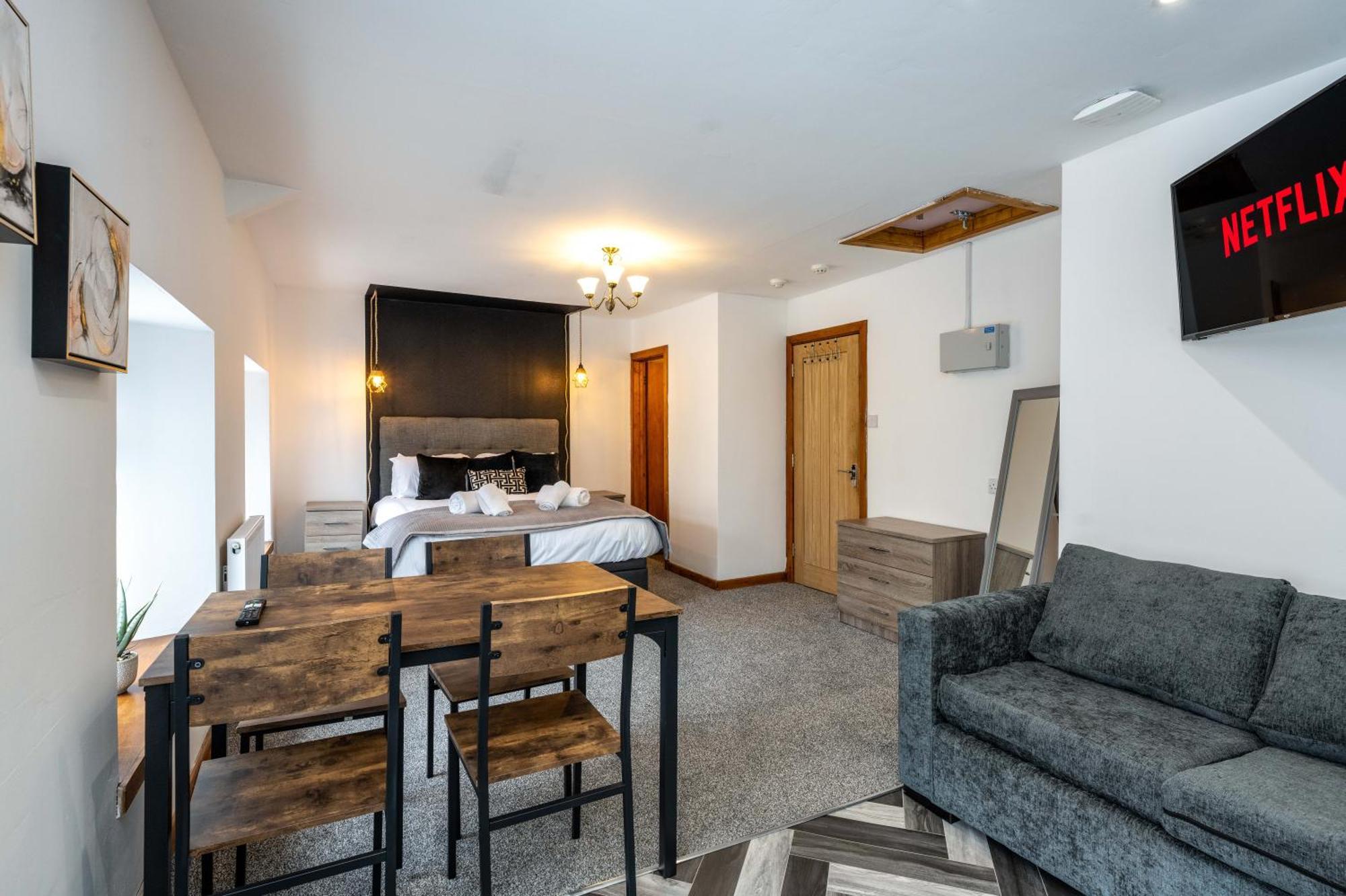 The New Lodge Pontardawe Exteriér fotografie